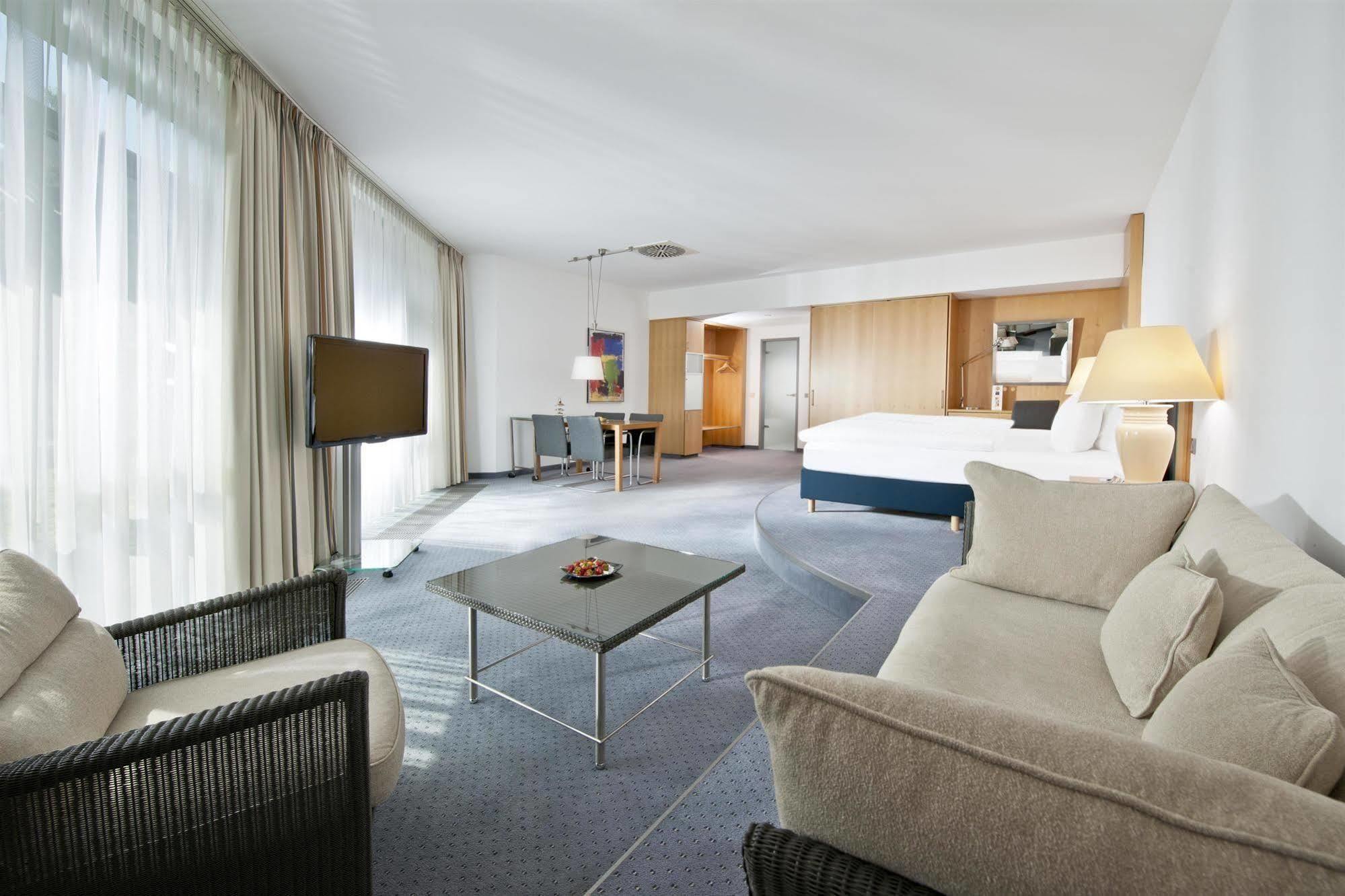 Dorint Pallas Hotel 4*